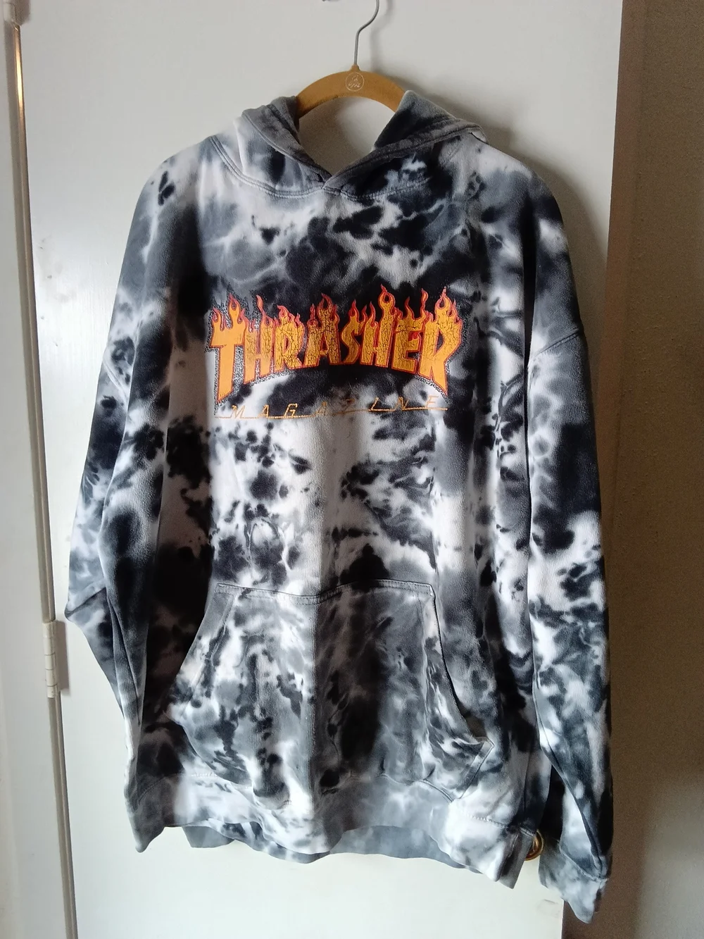 Thrasher Black & White Tie-Dye Flame Logo Hoodie